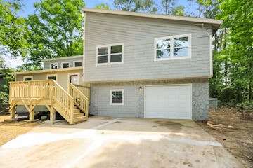 6862 Red Maple Dr Rex, GA 30273